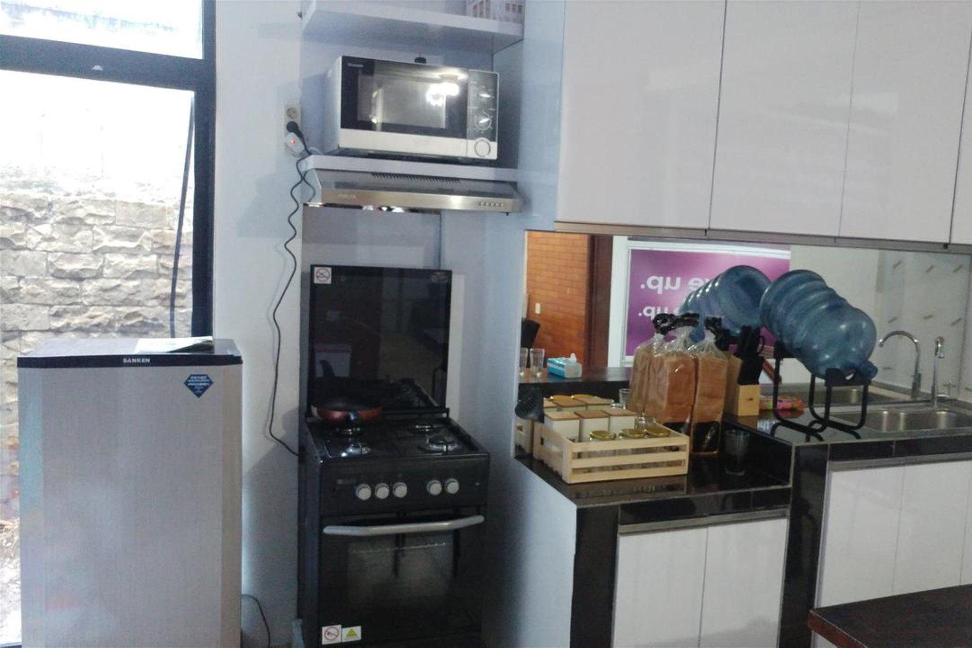 Inap At Capsule Thamrin Hotel Jakarta Exterior foto