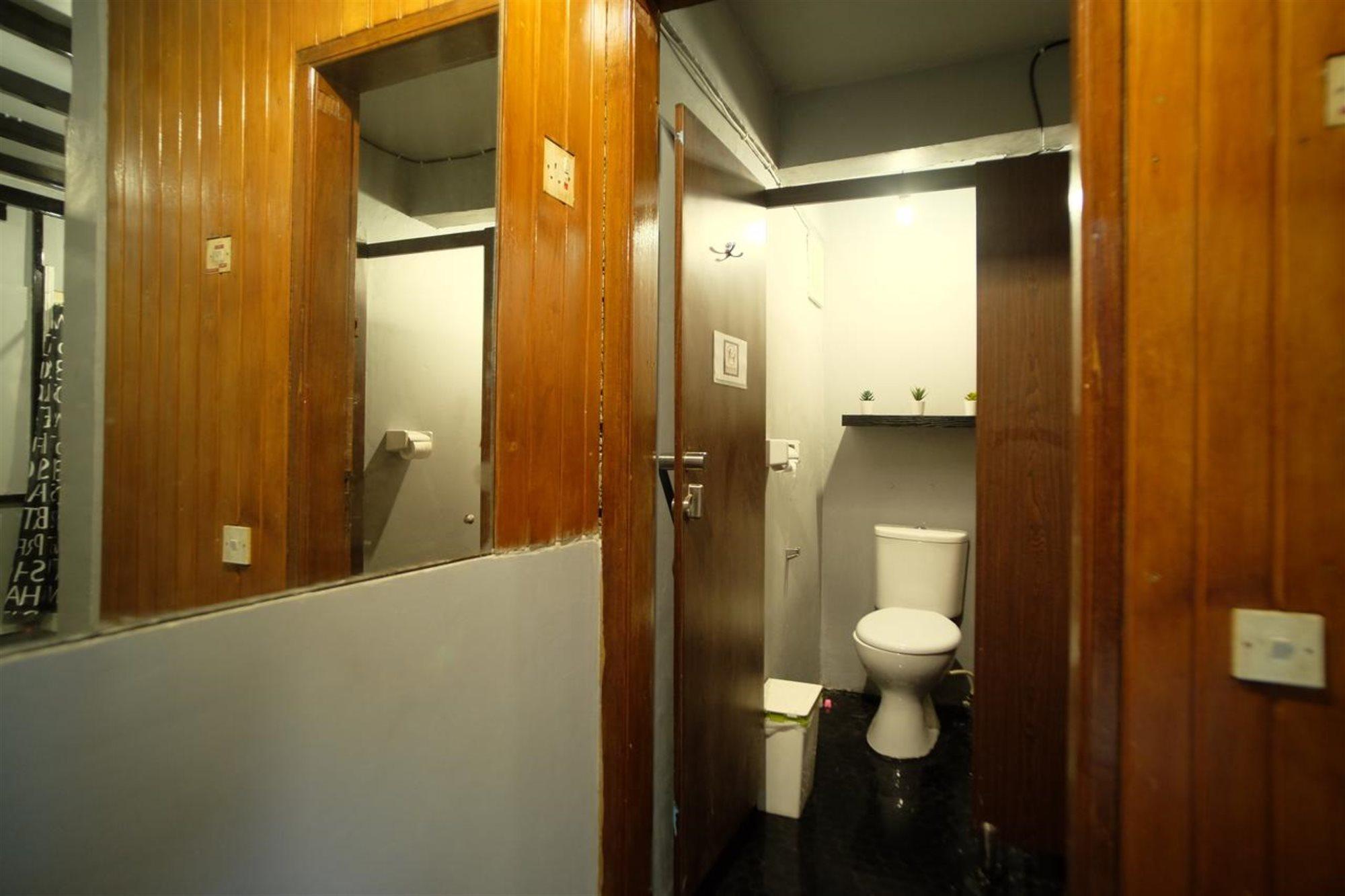 Inap At Capsule Thamrin Hotel Jakarta Exterior foto